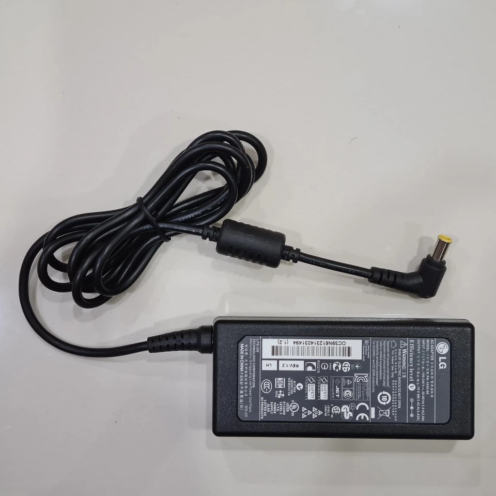 Adaptor 19V 3.42A
